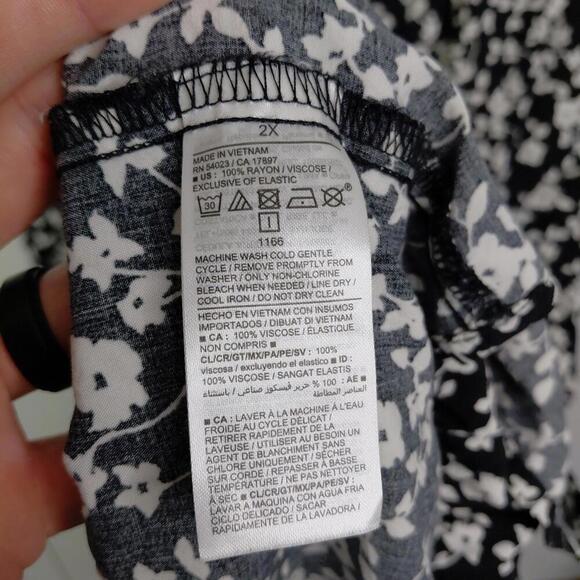 Old Navy Dress Womens 2X Ruffle Sleeveless Smocked Back Midi Micro Florals - Picture 6 of 9